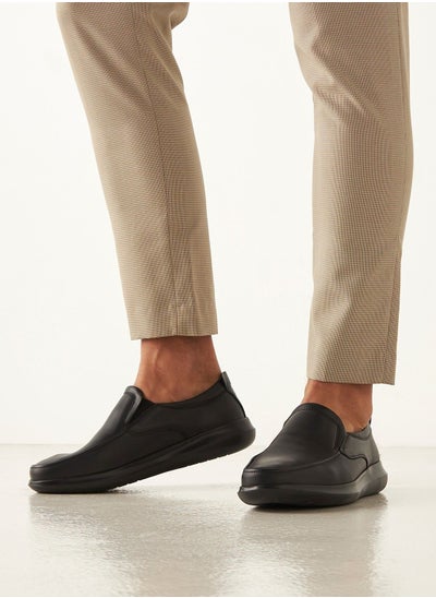 اشتري Solid Slip On Loafers في الامارات