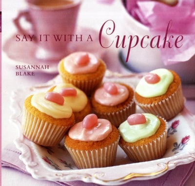 اشتري Say it With a Cupcake غلاف مقوى في الامارات