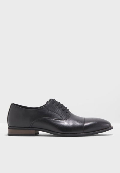 Buy Perforated Toe Cap Oxford Lace Ups black in Saudi Arabia