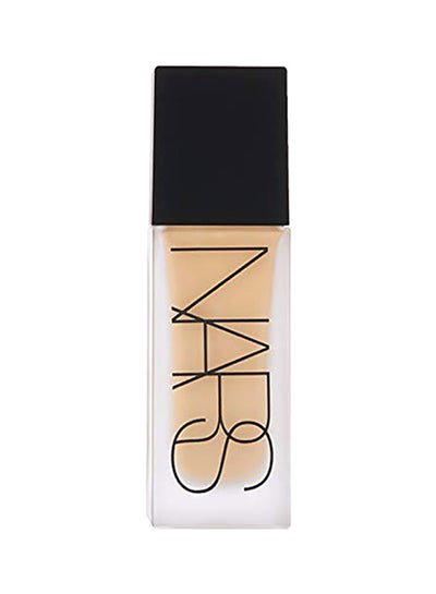 اشتري Natural Radiant Longwear Liquid Foundation Stromboli Stromboli في الامارات