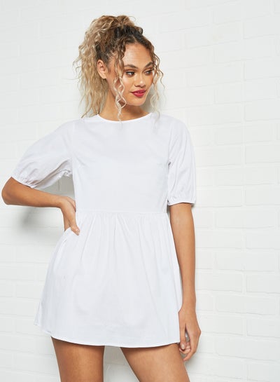 اشتري فستان قصير من تشكيلة إسينشال أبيض في السعودية