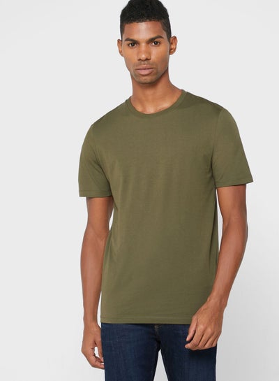 Buy Essential Solid Pattern Crew Neck T-Shirt Green in UAE