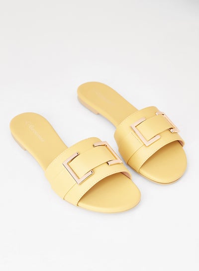Buy Comfortable Footbed Trendy Flat Sandals Yellow in Saudi Arabia