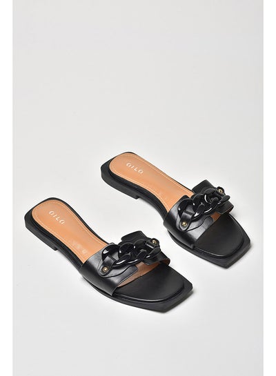 اشتري Chain Detail Strap Flat Sandals أسود في السعودية