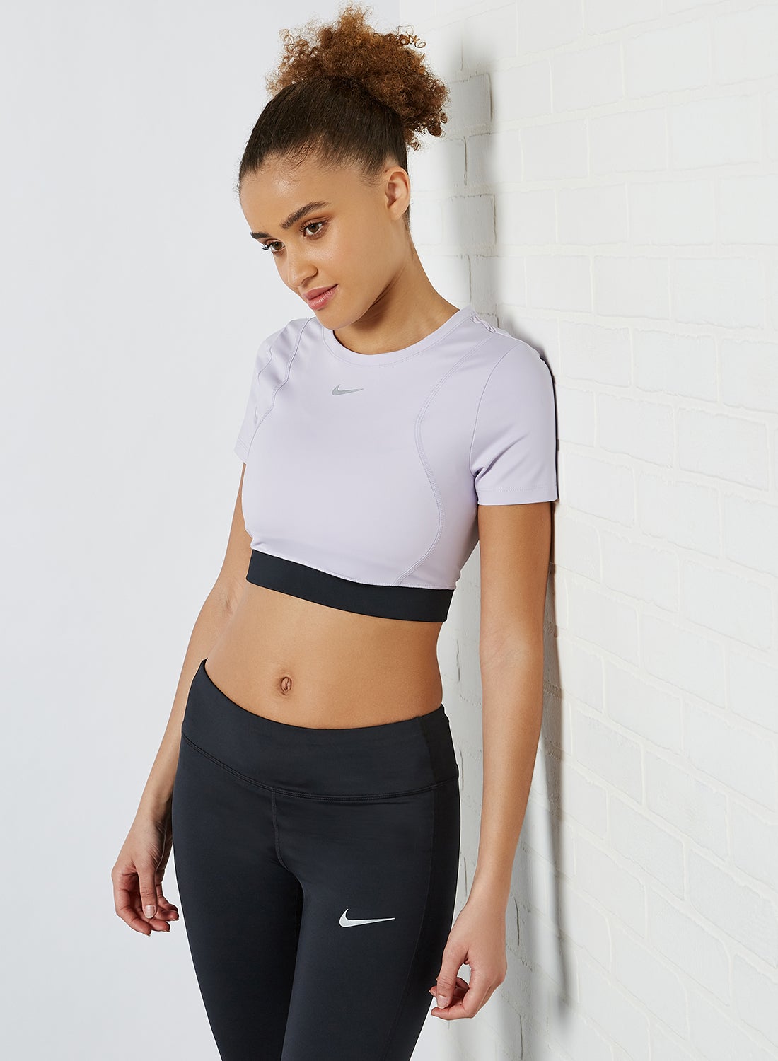 Nike pro aeroadapt store top